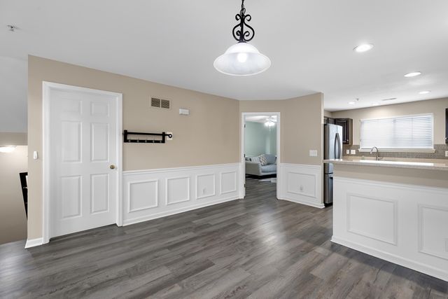 16992 Farmington Road, Livonia, MI 48154