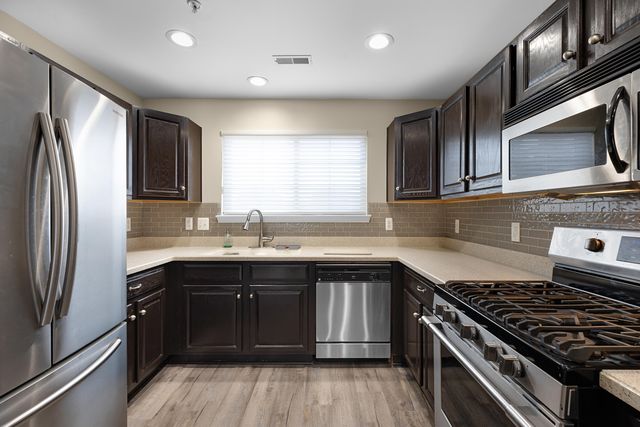 16992 Farmington Road, Livonia, MI 48154