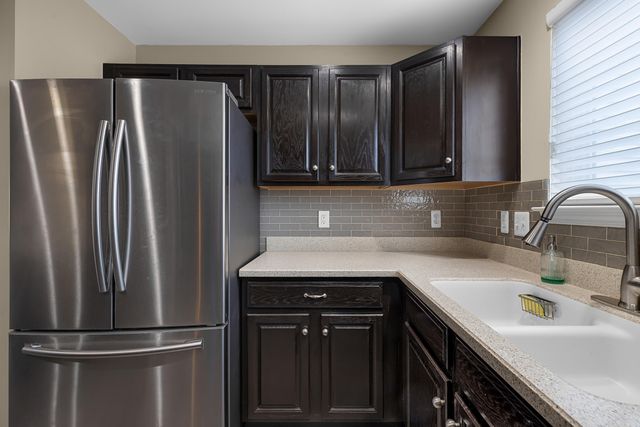 16992 Farmington Road, Livonia, MI 48154