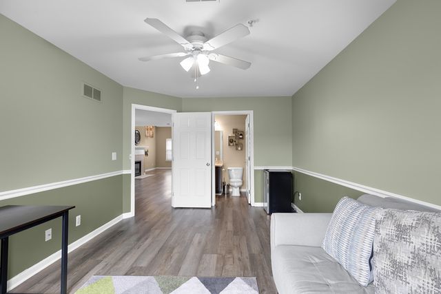 16992 Farmington Road, Livonia, MI 48154