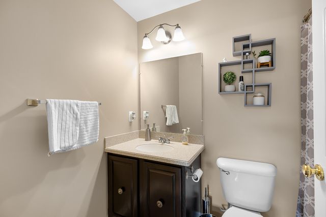 16992 Farmington Road, Livonia, MI 48154