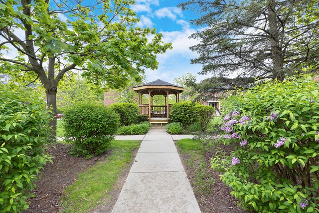 16992 Farmington Road, Livonia, MI 48154