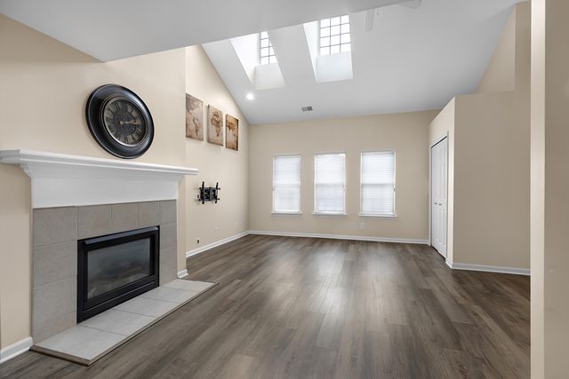 16992 Farmington Road, Livonia, MI 48154