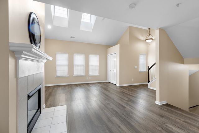 16992 Farmington Road, Livonia, MI 48154