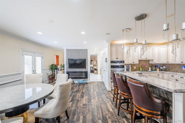 88 Elmwood Street, Plainview, NY 11803