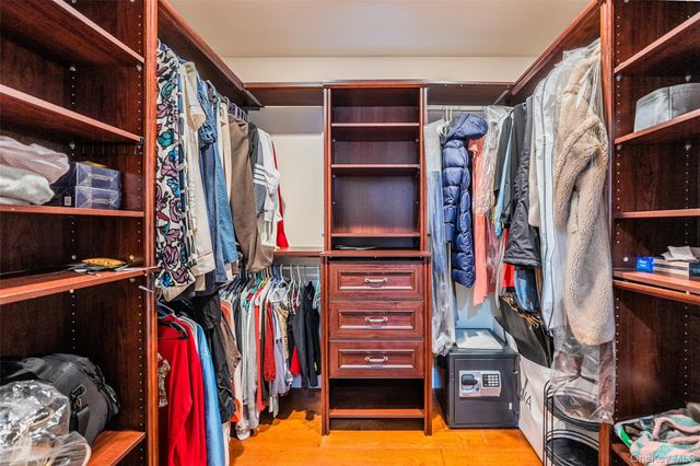 88 Elmwood Street, Plainview, NY 11803