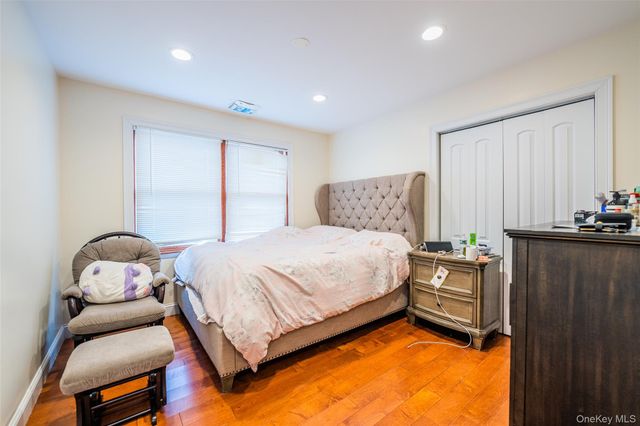 88 Elmwood Street, Plainview, NY 11803