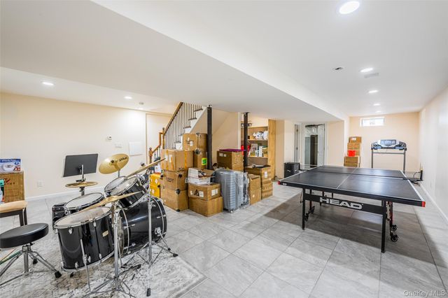 88 Elmwood Street, Plainview, NY 11803