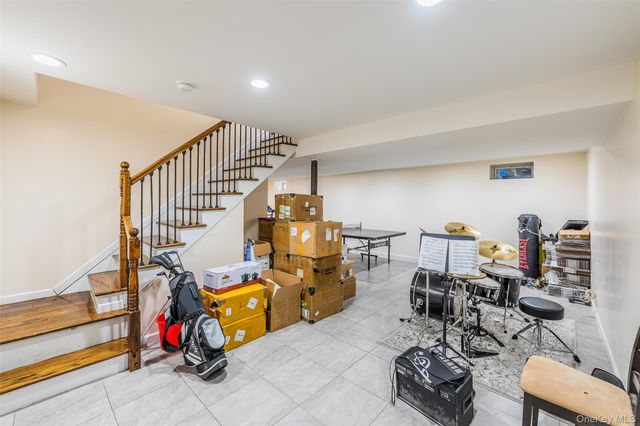 88 Elmwood Street, Plainview, NY 11803