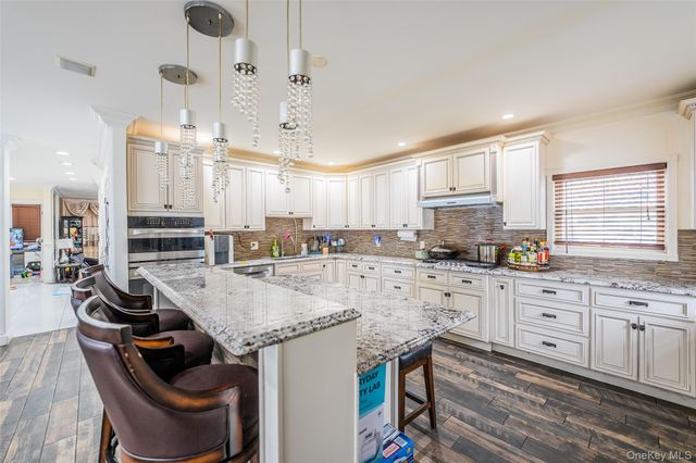 88 Elmwood Street, Plainview, NY 11803