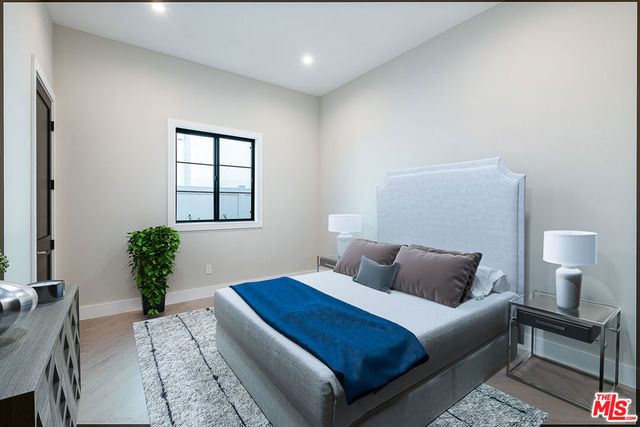 14752 Hartsook Street, Sherman Oaks, CA 91403