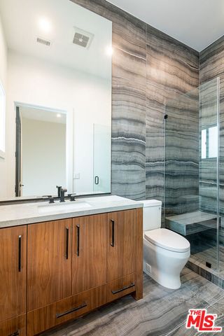 14752 Hartsook Street, Sherman Oaks, CA 91403