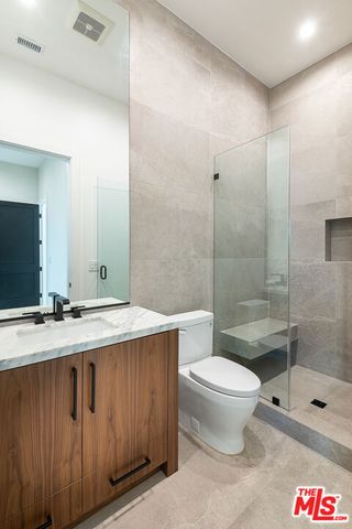 14752 Hartsook Street, Sherman Oaks, CA 91403