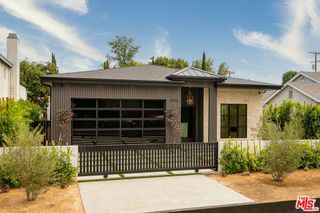 14752 Hartsook Street, Sherman Oaks, CA 91403