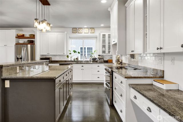 737 Sunrise Drive, Lynden, WA 98264