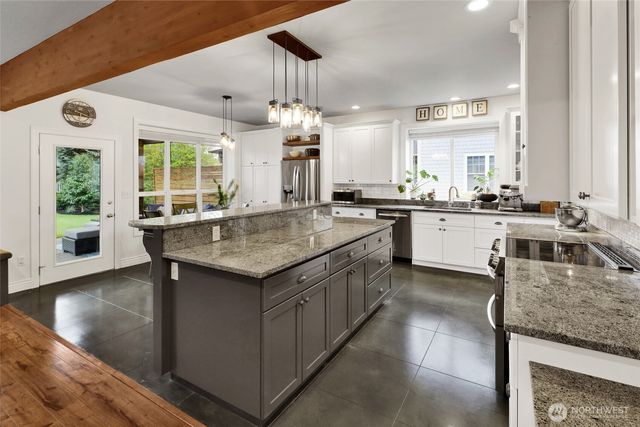 737 Sunrise Drive, Lynden, WA 98264