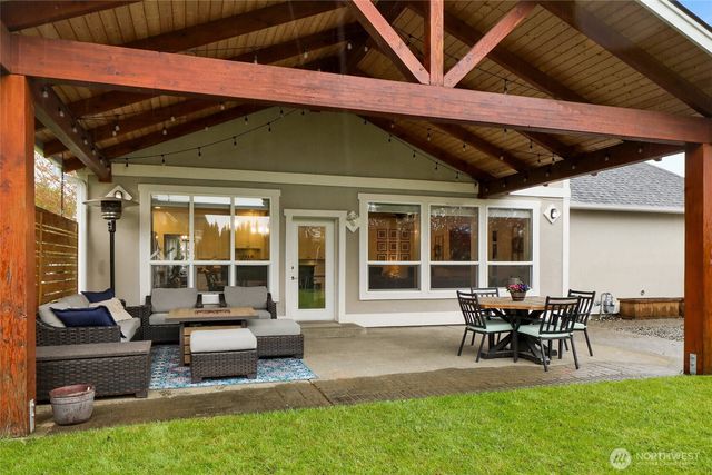 737 Sunrise Drive, Lynden, WA 98264