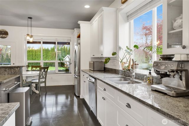 737 Sunrise Drive, Lynden, WA 98264
