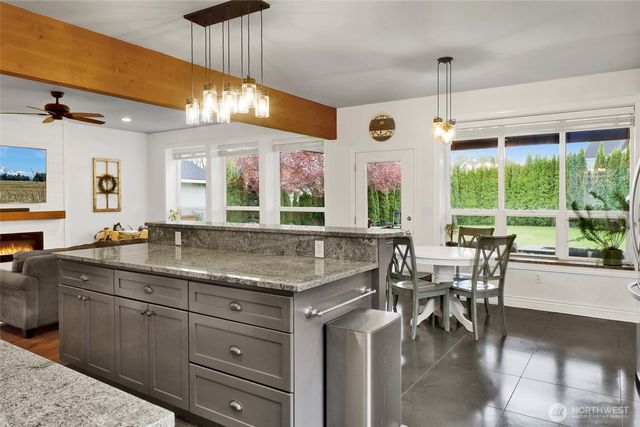 737 Sunrise Drive, Lynden, WA 98264