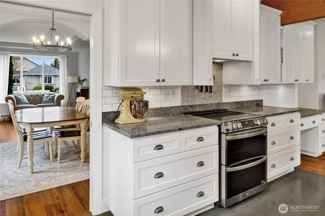 737 Sunrise Drive, Lynden, WA 98264
