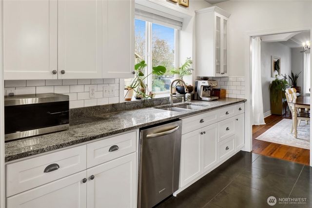 737 Sunrise Drive, Lynden, WA 98264