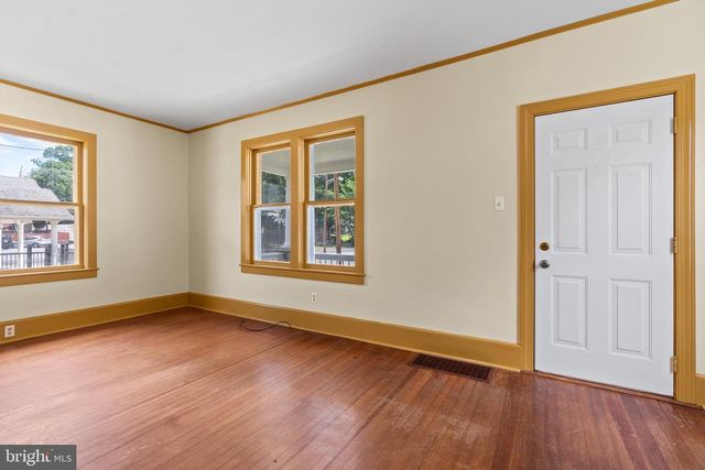 308 S GREEN ST, Berkeley Springs, WV 25411
