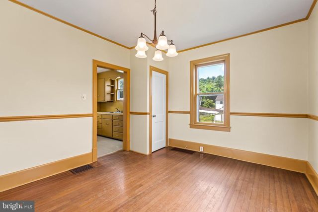 308 S GREEN ST, Berkeley Springs, WV 25411