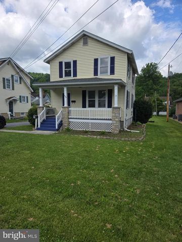 308 S GREEN ST, Berkeley Springs, WV 25411