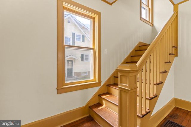 308 S GREEN ST, Berkeley Springs, WV 25411