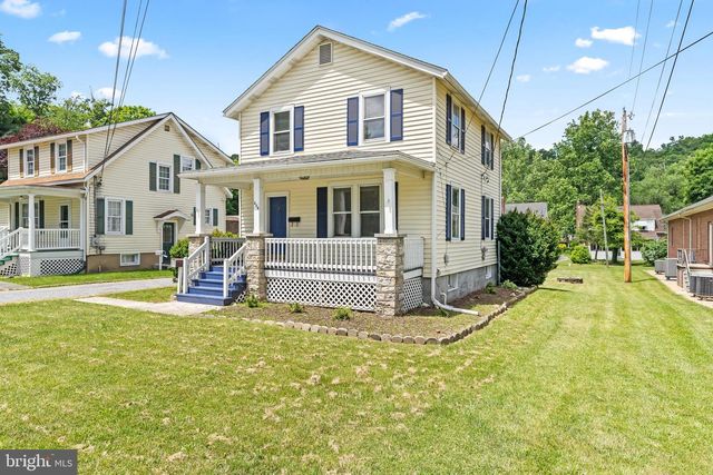 308 S GREEN ST, Berkeley Springs, WV 25411
