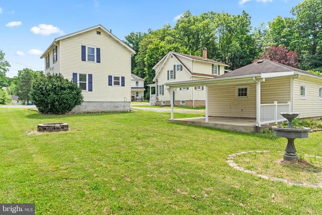 308 S GREEN ST, Berkeley Springs, WV 25411