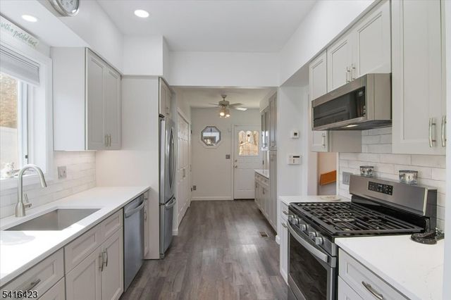 69 S Mountain Ave, Cedar Grove Twp., NJ 07009