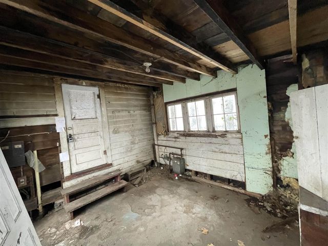 697 W Grand Avenue, Muskegon, MI 49441