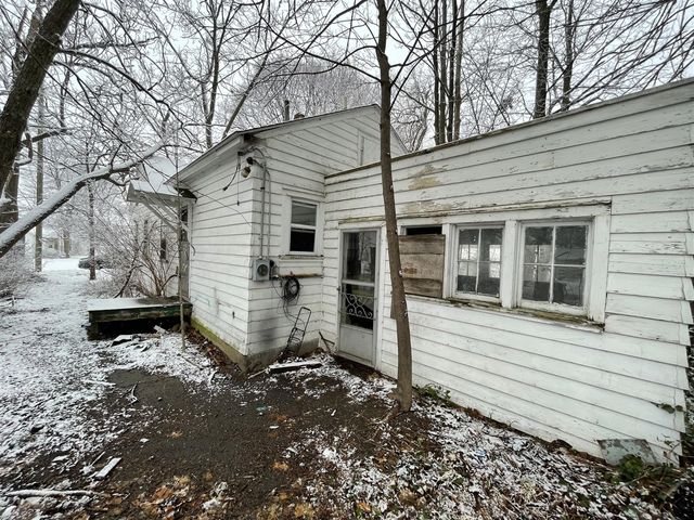 697 W Grand Avenue, Muskegon, MI 49441