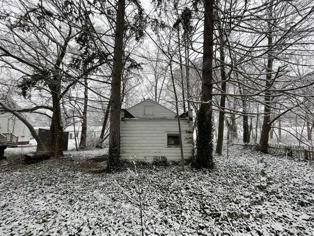 697 W Grand Avenue, Muskegon, MI 49441