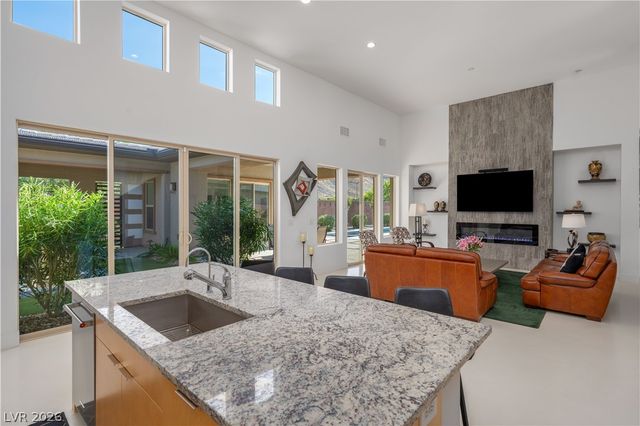 6881 Wood Clover Court, Las Vegas, NV 89148