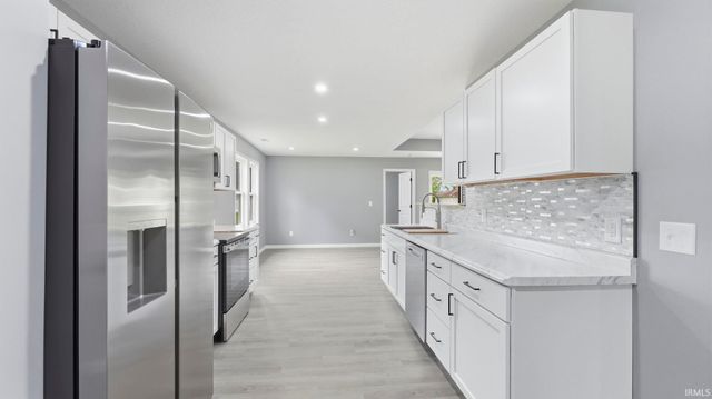 4415 Wayne Trace, Fort Wayne, IN 46806