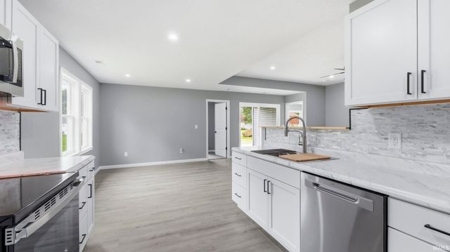 4415 Wayne Trace, Fort Wayne, IN 46806