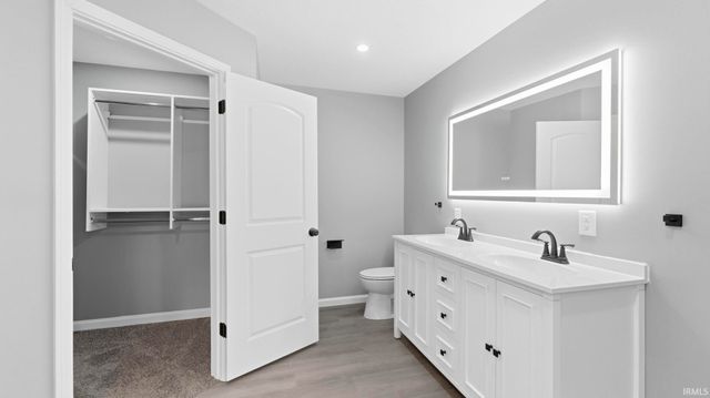4415 Wayne Trace, Fort Wayne, IN 46806