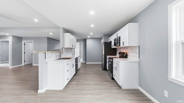 4415 Wayne Trace, Fort Wayne, IN 46806