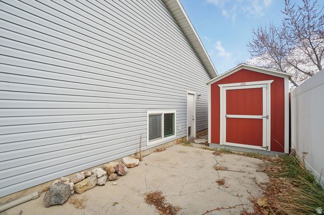 6398 S LOBELIA DR, West Jordan, UT 84081