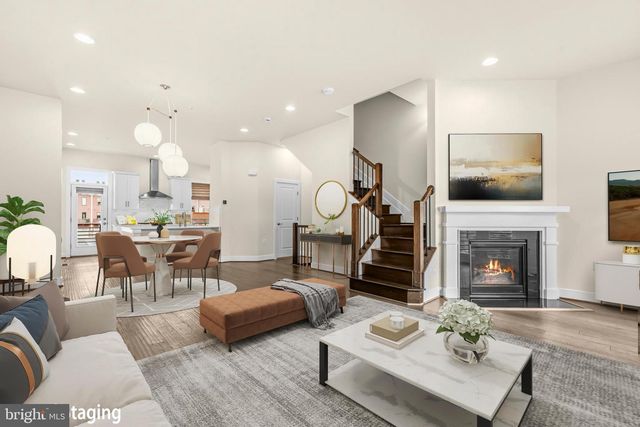 2007 MAIN LINE BLVD, Alexandria, VA 22301