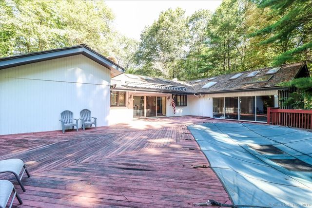 3 Sweetbrier Trail, Easton, CT 06612