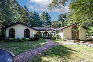 3 Sweetbrier Trail, Easton, CT 06612