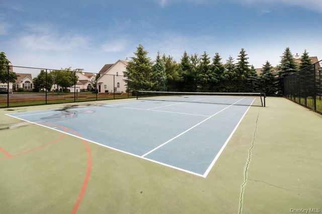 85 Constantine Way, Mount Sinai, NY 11766