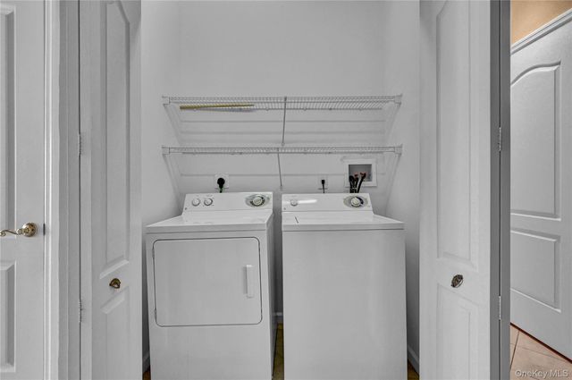 85 Constantine Way, Mount Sinai, NY 11766