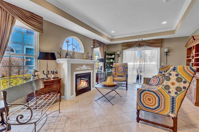 85 Constantine Way, Mount Sinai, NY 11766