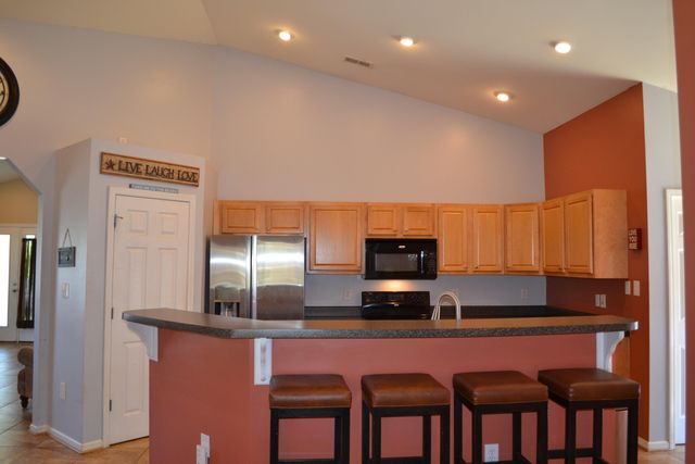 4305 Faircrest LN, Roanoke, VA 24018