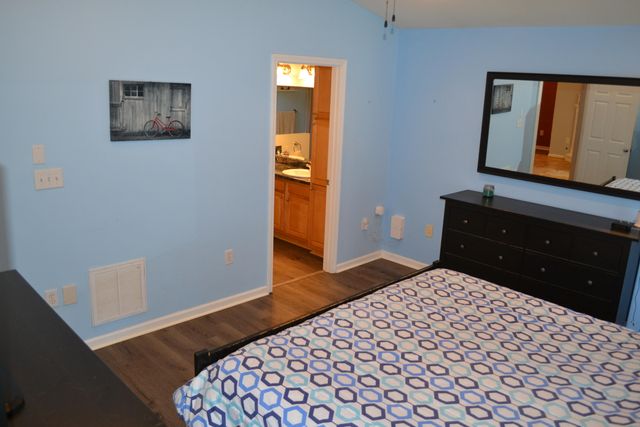 4305 Faircrest LN, Roanoke, VA 24018