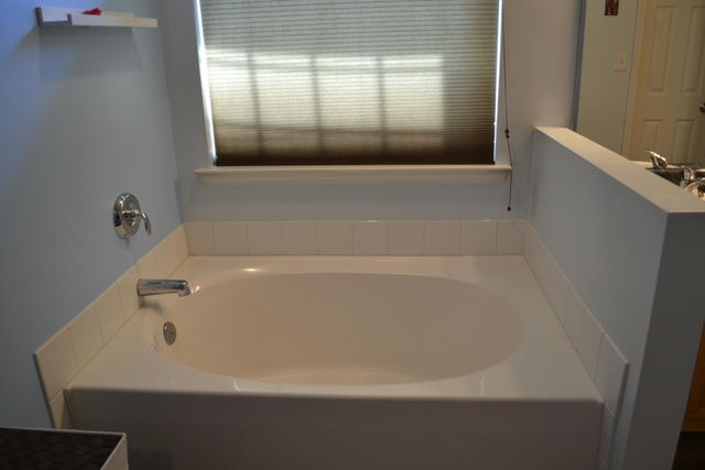 4305 Faircrest LN, Roanoke, VA 24018